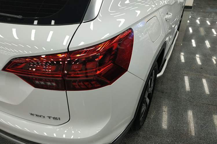 Used Volkswagen Tayron 2020 330TSI Two-Wheel Drive Luxury Smart Connectivity Version
