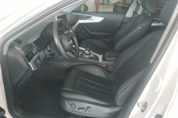 Used Audi A4L 2019 40 TFSI Fashion Version China V