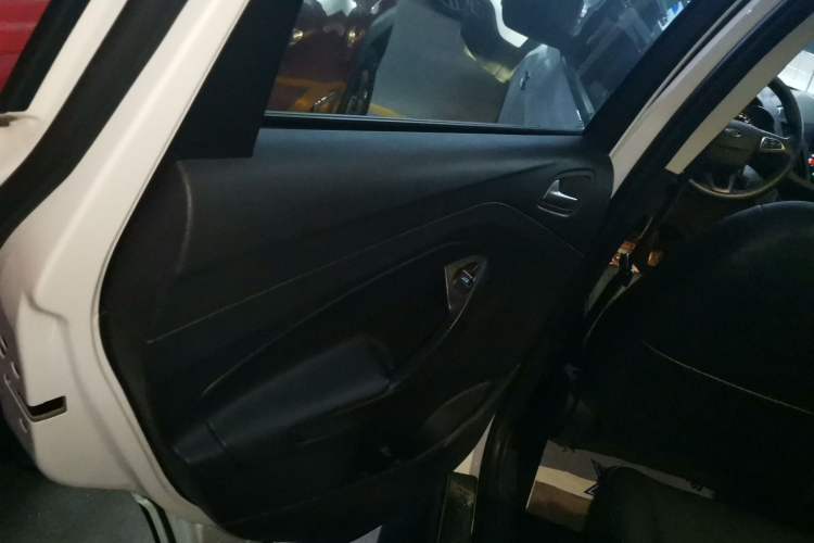 Used Ford Kuga 2018 EcoBoost 180 Two-Wheel-Drive Elite Trim
