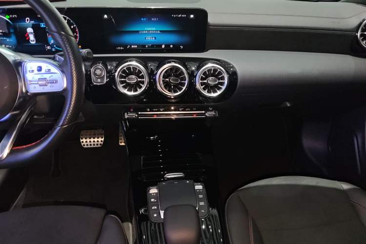 Used Mercedes-Benz CLA 2022-Year Updated CLA 200