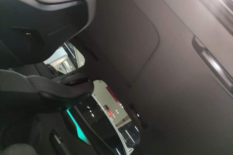 Used Lynk & Co 07 2024 EM-P 126 Long-Range Halo
