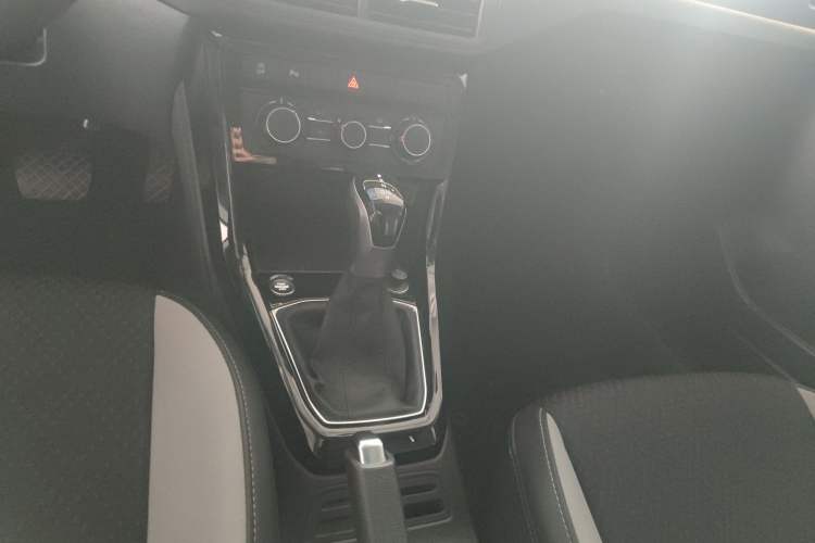 Used Volkswagen Tacqua 2021 200TSI DSG JoyConnect Edition