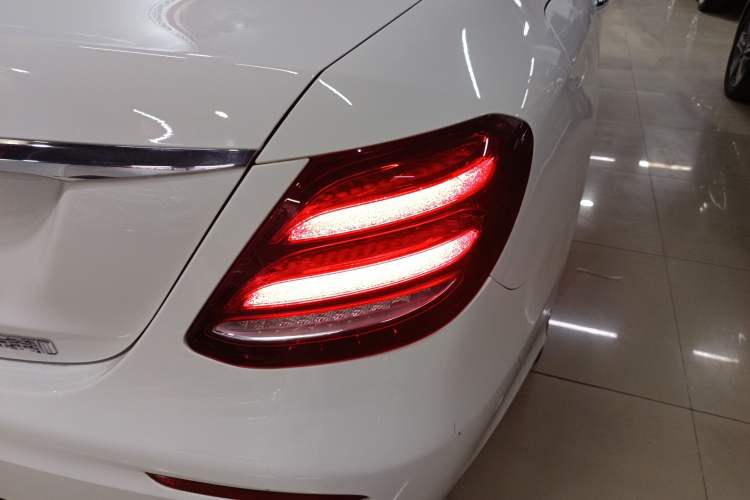 Used Mercedes-Benz E-Class 2019 E 300 L Sporty and Stylish Model