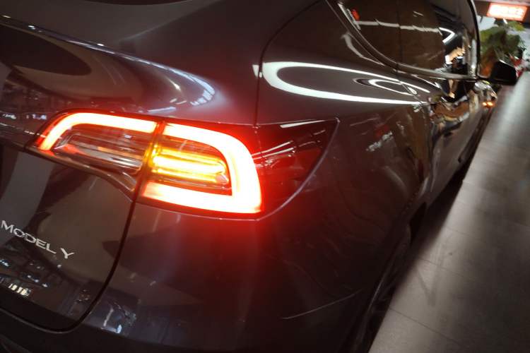 Used Tesla Model Y 2024 Rear-Wheel-Drive Version
