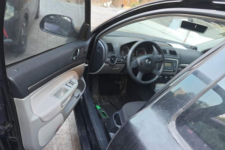 Used Skoda Octavia 2015 Classic Model 1.6L Automatic Elegance Edition
