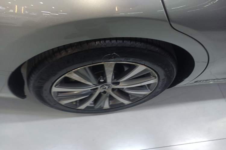 Used Lexus ES 2020 300h Premier Edition
