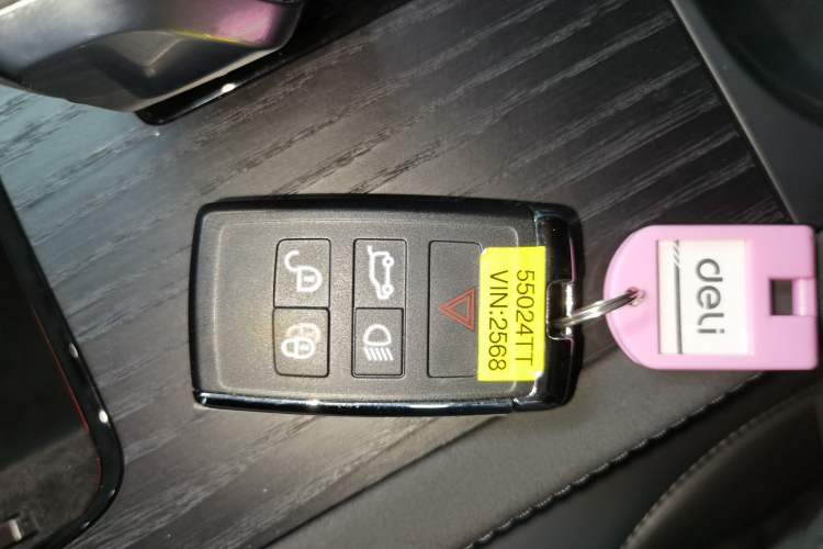 Used Land Rover Discovery Sport New Energy 2023 1.5T P300e Plug-in Hybrid Electric Version
