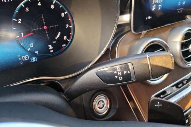 Used Mercedes-Benz GLC 2020 Facelift GLC 300 L 4MATIC Dynamic Edition
