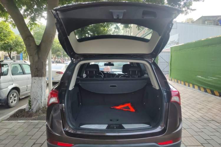 Used Buick Envision 2019 20T Two-Wheel Drive Elite Version China VI Standard
