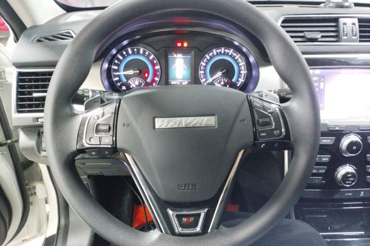 Used Haval H2 2018 Chuanxiang Edition Red Badge 1.5T Dual-Clutch Two-Wheel Drive Fashionable Model
