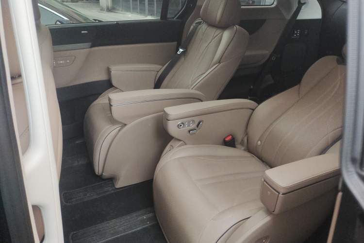 Used XPeng X9 2024 640 All-Wheel Drive High-Performance Max
