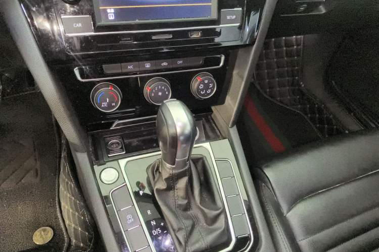 Used Volkswagen Magotan 2019 330TSI DSG Leading Model China VI Standard