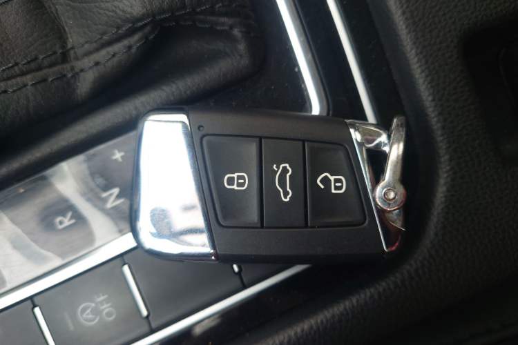 Used Volkswagen Magotan 2019 330TSI DSG Leading Model China VI Standard