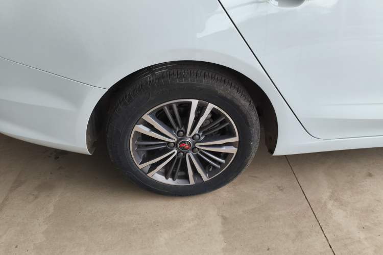 Used Roewe i5 2019 1.5L Automatic 4G Connected Linghao Flagship Edition
