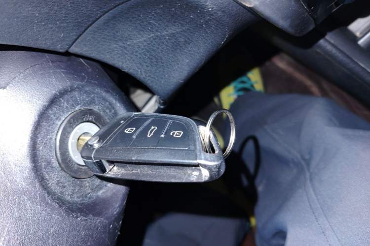 Used Toyota YARiS L 2019 1.5E CVT Dynamic Edition China VI compliant
