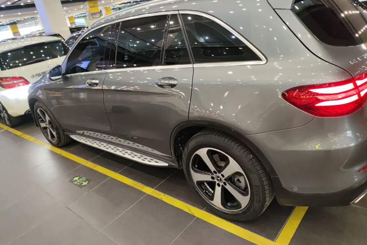 Used Mercedes-Benz GLC 2019 Facelift GLC 260 L 4MATIC Luxury Model
