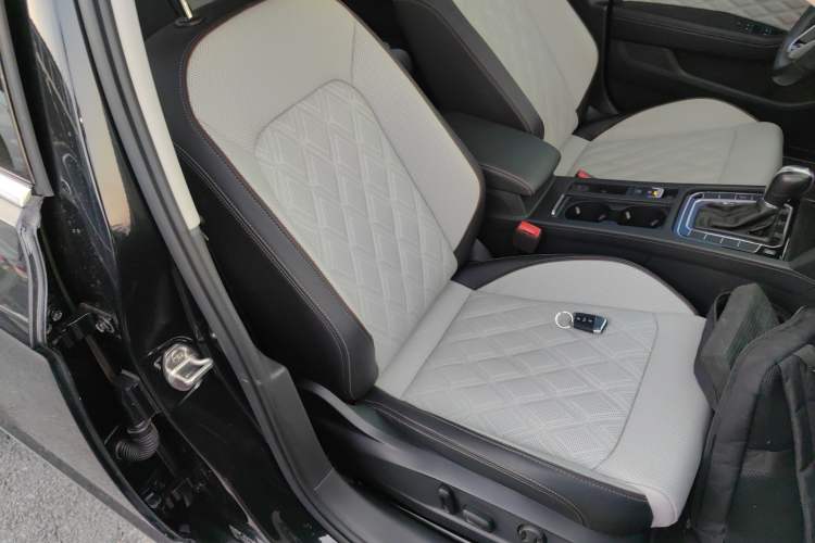 Used Volkswagen Magotan 2023 2 Million Units Commemorative Edition 330TSI DSG Luxury Version
