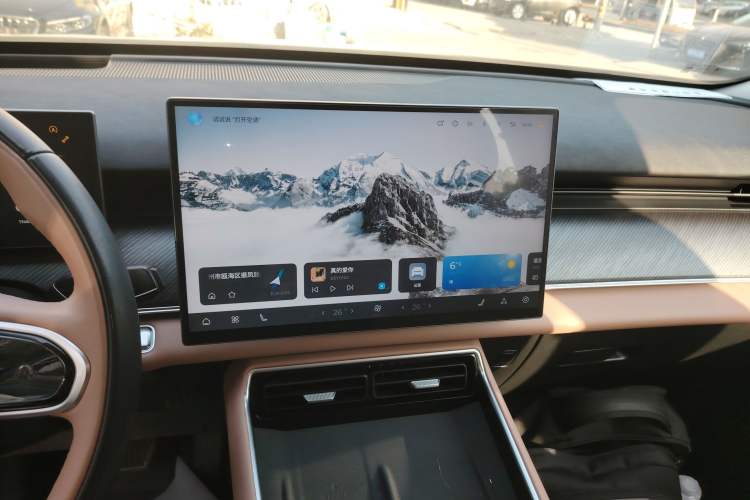 Used Chery Tiggo 8 L 2024 2.0T Two-Wheel Drive Prestige Version 5 Seats
