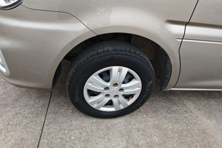 Used FORTHING Lingzhi 2022 M5L 1.6L Utility Model 7 Seats
