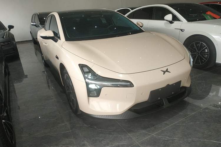 Used XPeng MONA M03 2024 620 with Ultra-Long Range

