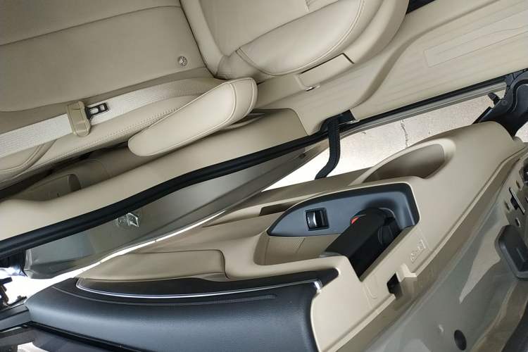 Used Buick GL8 2022 ES Landtrek 653T Luxury Edition
