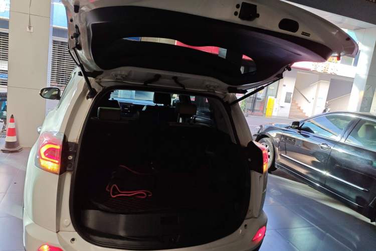 Used Toyota RAV4 2016 2.0L CVT Two-Wheel Drive Smart Edition China V Standard