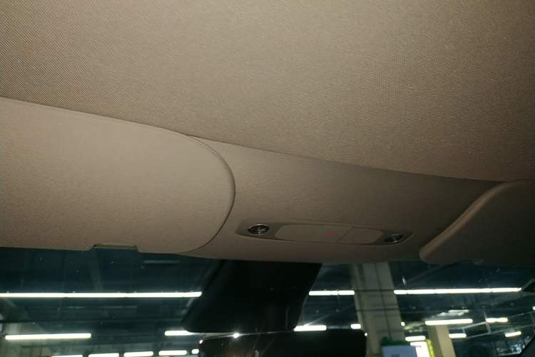 Used Tesla Model Y 2023 Long-Range All-Wheel-Drive Version
