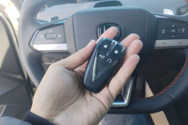 Used Changan UNI-V 2022 1.5T Prestige Version
