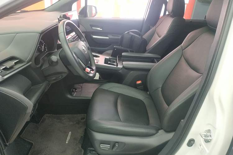 Used Toyota Sienna 2023 2.5L Hybrid Deluxe Edition
