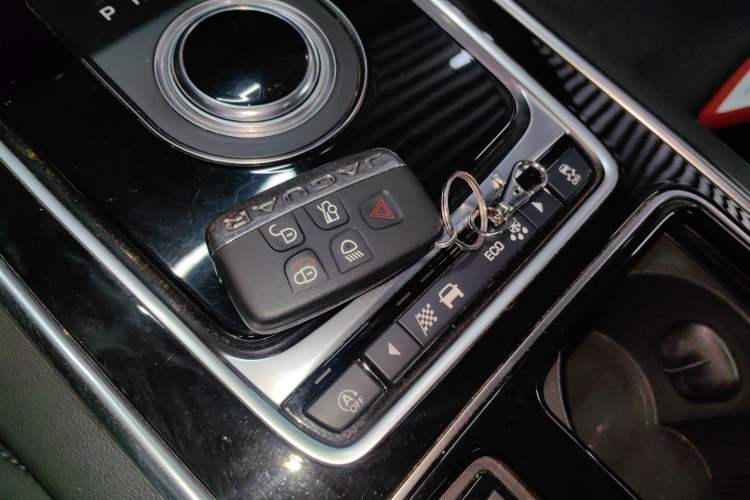 Used Jaguar XFL 2019 XFL 2.0T 200PS Two-Wheel-Drive Luxury Edition
