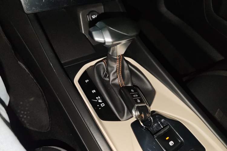 Used Dongfeng Aeolus Yixuan 2023 Mach Edition 1.5L Automatic Chasing Shadow Version
