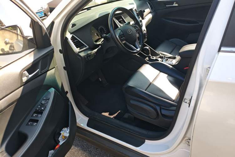 Used Hyundai Tucson 2015 1.6T Dual-Clutch Two-Wheel-Drive Smart Model
