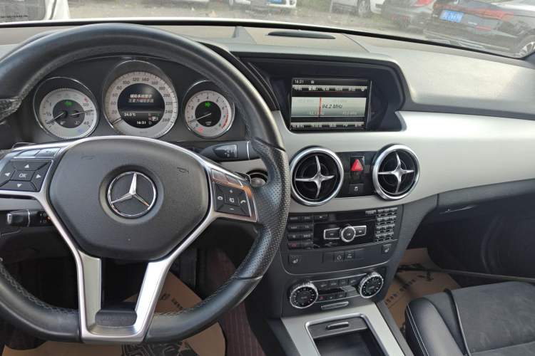 Used Mercedes-Benz GLK-Class 2015 GLK 300 4MATIC Fashion Edition Ultimate Version