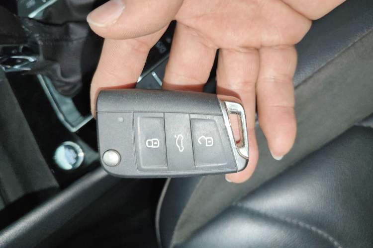 Used Volkswagen Tiguan L 2019 Revised 330TSI Automatic Two-Wheel Drive Smart & Luxury Edition China VI Standard
