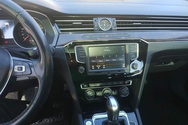 Used Volkswagen Magotan 2017 380TSI DSG Luxury Model