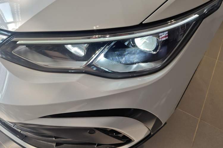 Used Volkswagen Golf 2023 Facelift 280TSI DSG R-Line Lite