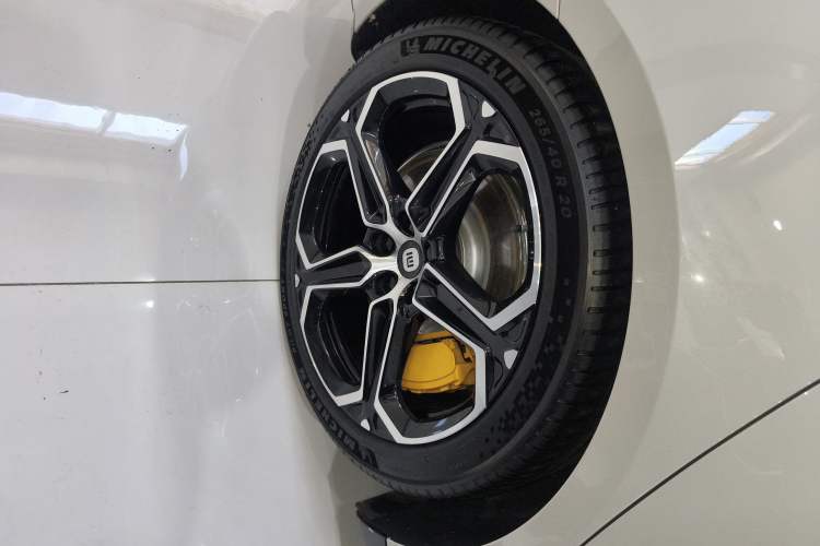 Used  SU7 2024 Four-Wheel Drive Ultra-Long Range Advanced Intelligent Driving Max Edition
