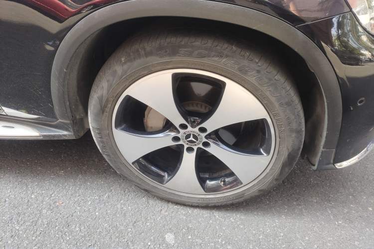 Used Mercedes-Benz GLC 2018 Refreshed GLC 300 4MATIC Dynamic Edition