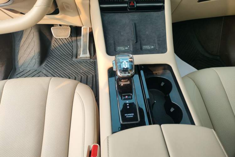 Used Hima AITO M7 2024 1.5T Rear-Drive Plus Version 5 Seats
