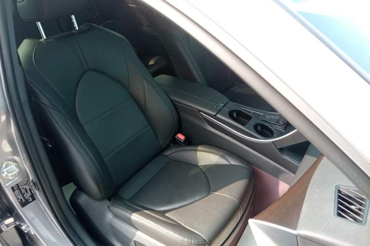 Used Toyota Avalon 2019 2.0L XLE Premium Edition China VI
