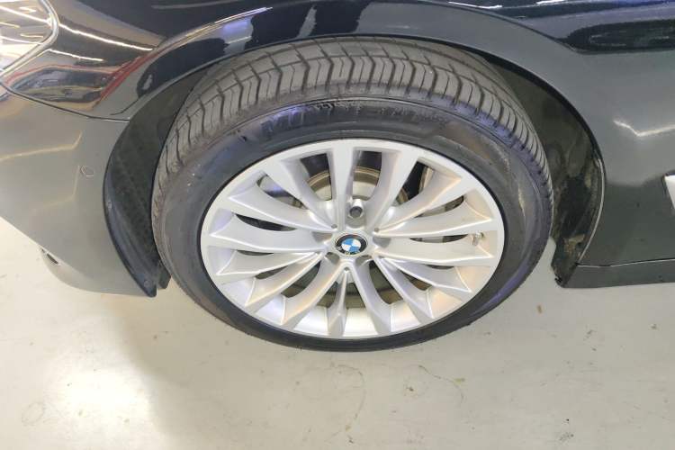 Used BMW 5 Series 2019 Facelifted 530Li Leading Edition Luxury Package
