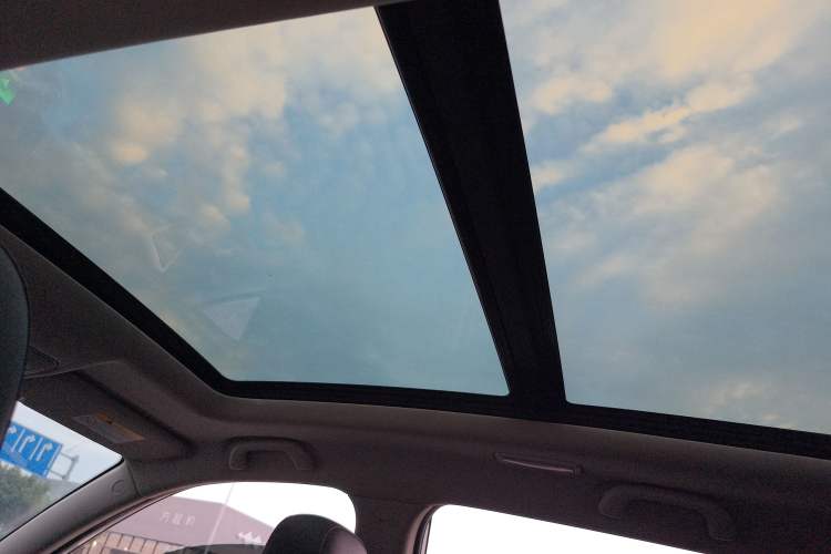 Used Changan CS75 2017 Shangkui Edition 1.5T Automatic Fengxiang Model
