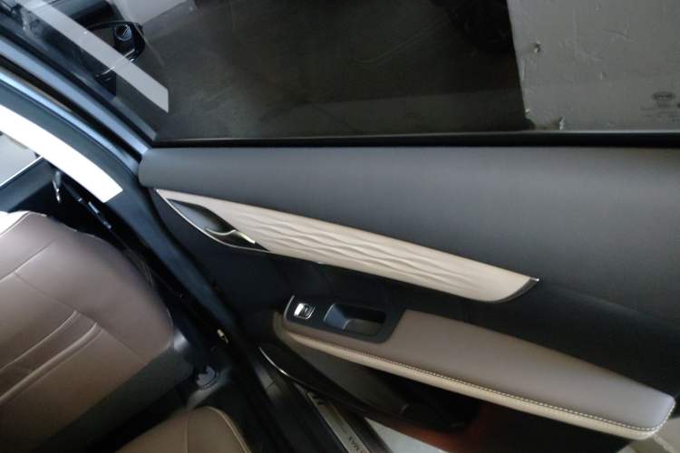 Used BYD Song MAX New Energy 2022 DM-i 105KM Flagship Model
