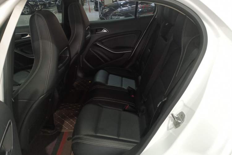 Used Mercedes-Benz GLA 2015 GLA 200 Fashion Model
