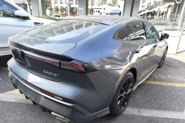 Used Changan UNI-V 2024 1.5T Prestige Edition
