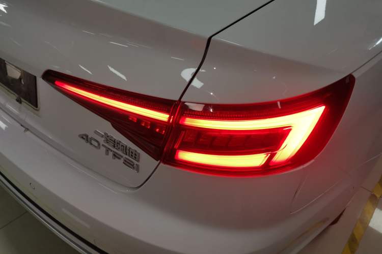 Used Audi A4L 2019 40 TFSI Fashion Edition China VI Emission Standard