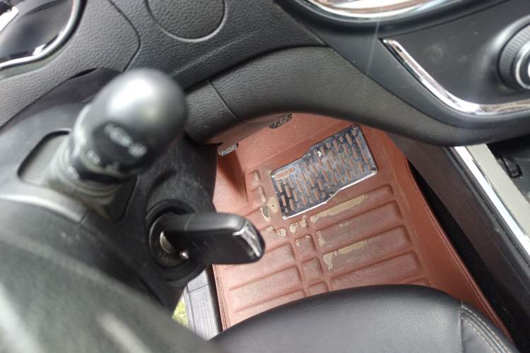 Used Baojun 560 2015 1.8L Manual Elite Model