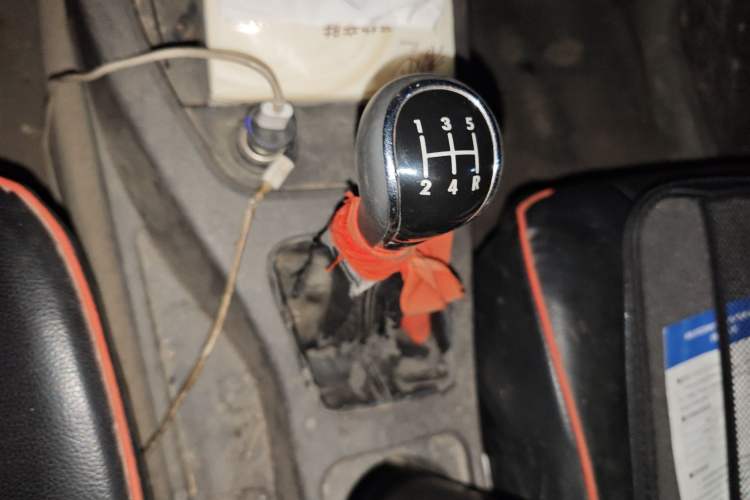 Used Wuling Hongguang 2015 1.5L S Basic Version China V Standard
