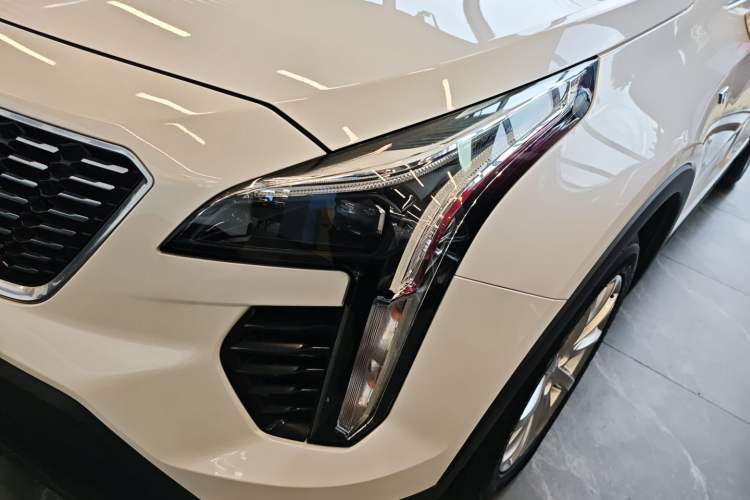 Used Cadillac XT4 2018 28T Two-Wheel Drive Tech Version