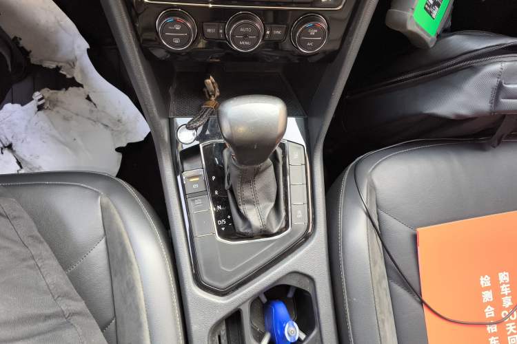 Used Volkswagen Tiguan L 2019 330TSI Automatic Two-Wheel Drive Panoramic Comfort Edition China VI Standard
